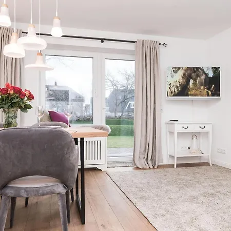 Strandrose Apartment *